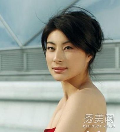 真正的灰姑娘9巨人化妆太浓了