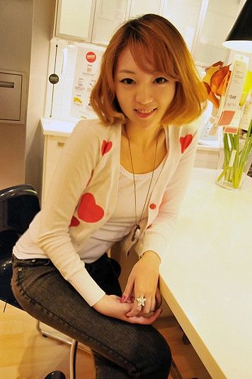 初秋紧身连衣裙不同款式的小夹克彰显自信