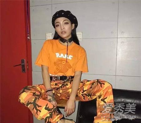 中国有街舞风格的街舞瓦娃,穿着照片