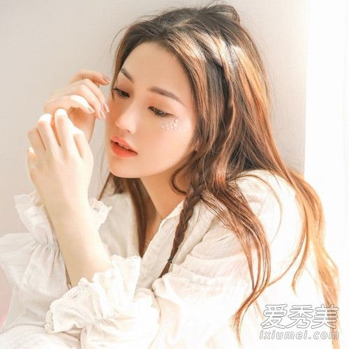 脸上长粉刺是什么原因？bb霜可以用来治疗脸上的粉刺吗