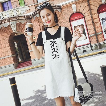 白色腰带裙配什么外套？白色腰带裙配什么颜色的外套？