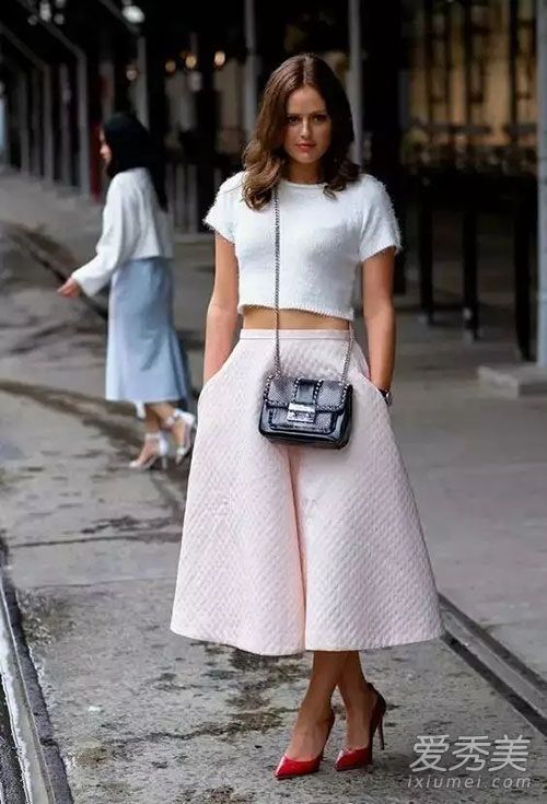 裤子裙子配哪种衬衫？裤子裙子配哪种衬衫？