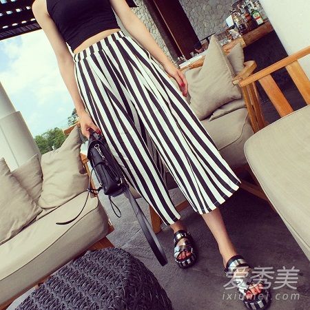 条纹打底裤配外套图片黑白条纹打底裤配外套图片