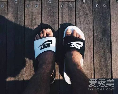耐克拖鞋如何区分游泳用耐克拖鞋的真假