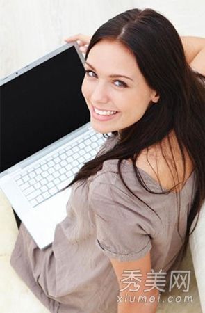 如何防止黑皮肤长时间面对电脑？