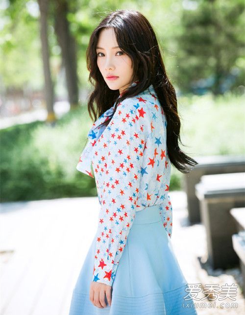 李小璐就像一个穿着明星衬衫的农村女孩一样被人唾弃,但我们连钱都花不起!