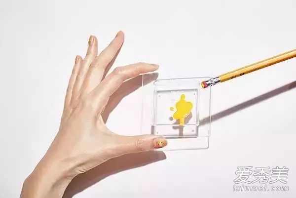 手绘表情修甲步骤简单易学。