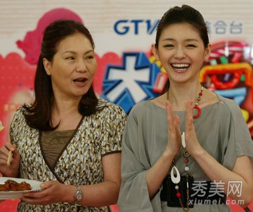 明星和他父母的照片能证明整容基因吗