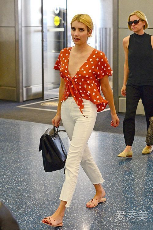 罂粟花衬衫和罂粟花连衣裙给夏天增添了甜蜜。