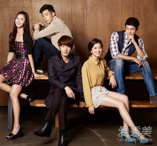 矮女孩穿什么裤子来显示她们的身高会教会你如何在视觉上增加身高