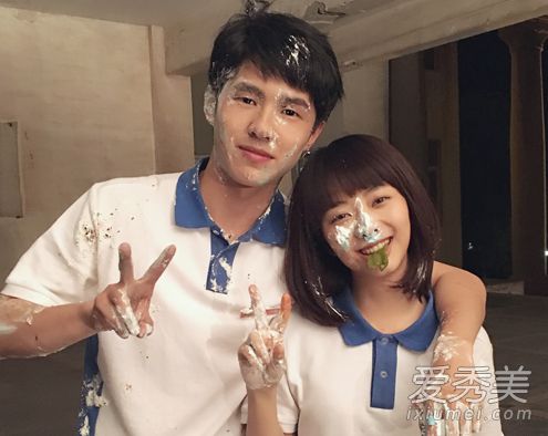 鲍子莲更招兵买马桃花？圆脸女演员偷妆表机