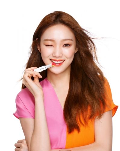 春夏化妆潮流韩国女演员最爱3D 5D染色化妆