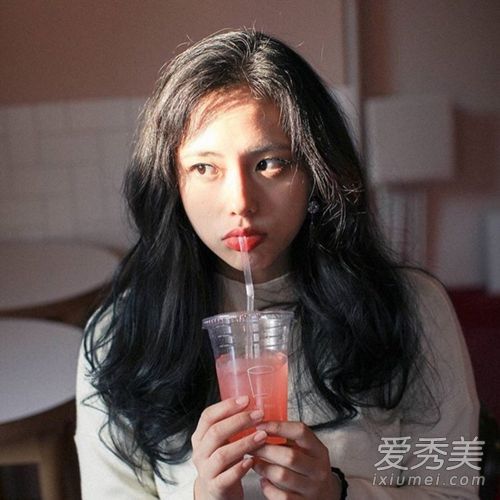 在使用睡眠面膜之前,你还需要水和乳液吗?