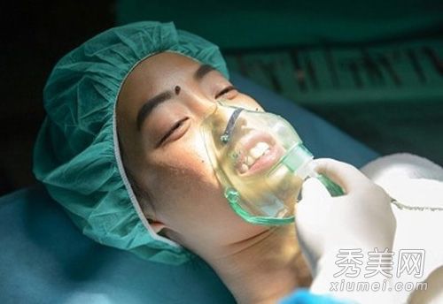 台湾女演员展现韩国女演员完美的鼻子形状