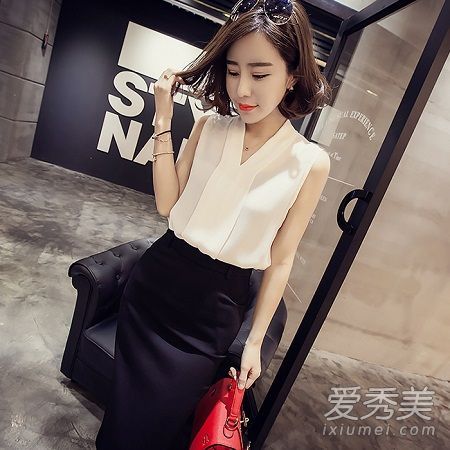 如何搭配无袖背心和夏季背心