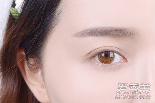 如何做眉毛痤疮？如何治疗眉毛上的粉刺？