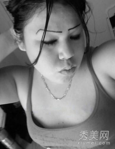 眉毛越细越丑，柳叶眉毛就越令人震惊。