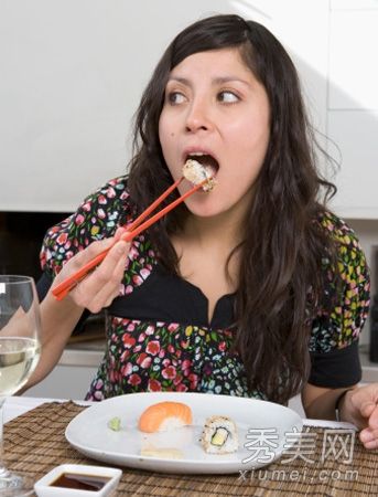 你能吃什么来消除粉刺？一大盘祛痘食品