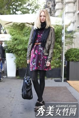 保暖时装的长度显示出完美的比例。