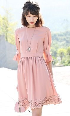 大胸女孩夏天穿什么?胸部大的女孩怎么穿衣服