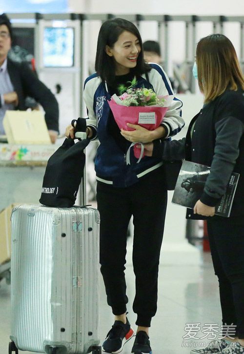 棒球外套明星手时尚新风格