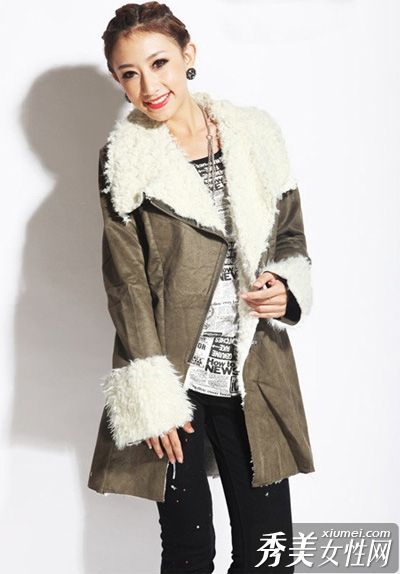 秋季潮流女性的新美丽和时尚保持同步！