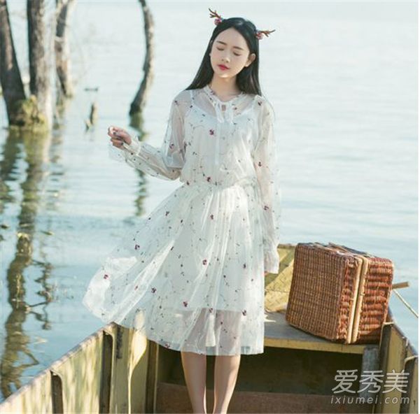 现在是裙子季节。你准备好买一条漂亮时尚的裙子了吗?