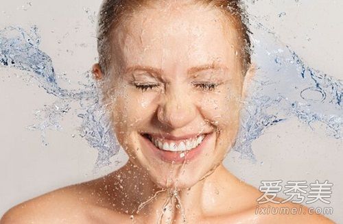 卸妆可以不用化妆棉吗？用化妆棉代替卸妆剂可以吗