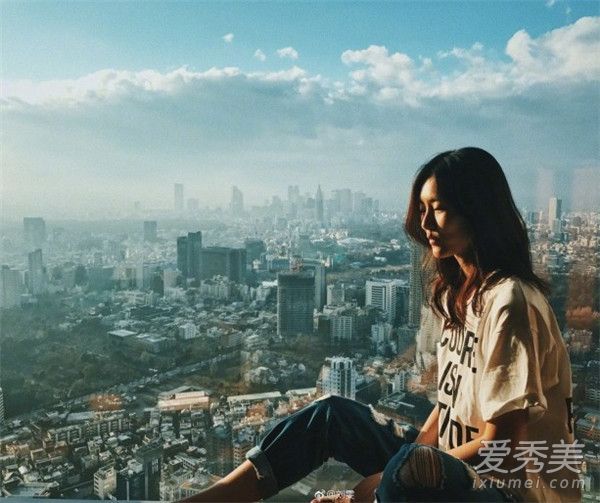 时尚偶像最喜欢的作品——白色SloganT你明白了吗