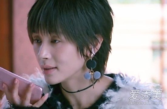 小雨耳环是什么牌子的?