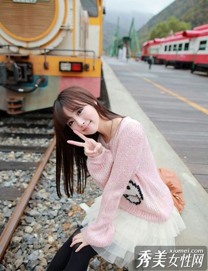 韩国的温柔模特在深秋以各种各样的造型引人注目。