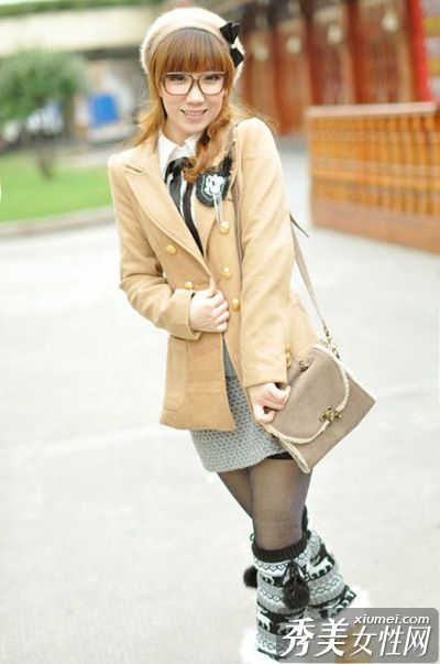 性感的妈妈玩超级漂亮的街头秀