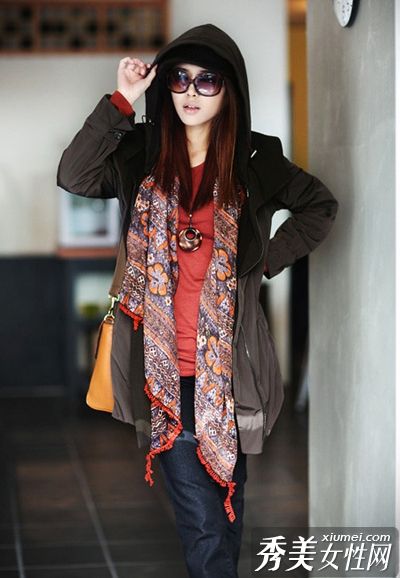 女性化，瘦瘦的，老不在街上，性感