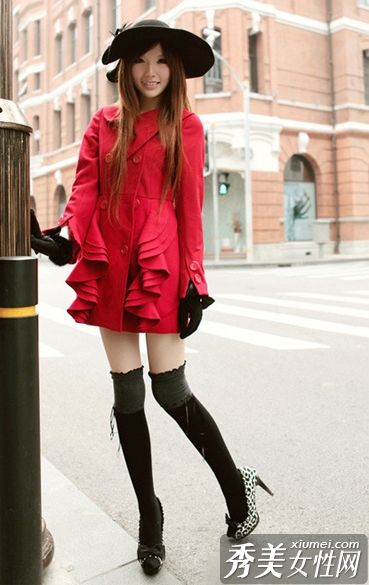 被从货架上抢走的秋冬新衣服。