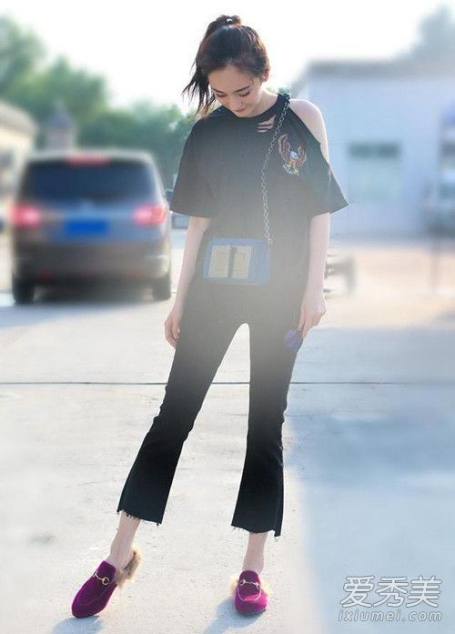 杨幂戚薇女演员的最新街拍有什么包