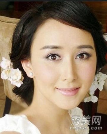 《丽贝卡》中的赵薇成功嫁给了一个富裕的家庭