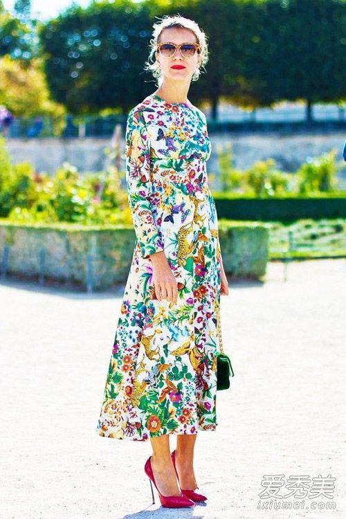 初秋穿什么裙子自然是长袖衣服。