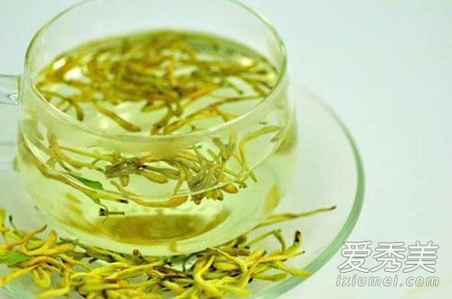 金银花可以用水浸泡洗脸去除粉刺吗？金银花浸泡在水中洗脸有什么效果？