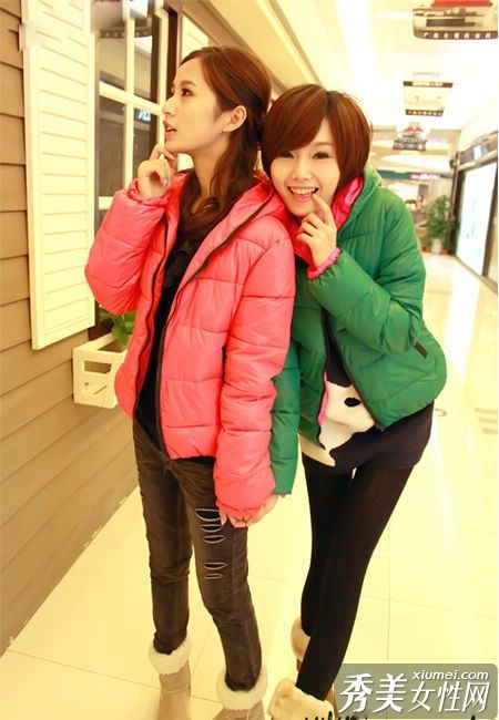 姐妹花真人秀与冬季潮流相匹配