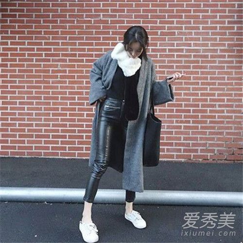 就是成为一个亮点！冬季时装的巧妙运用吸引了你的注意力。