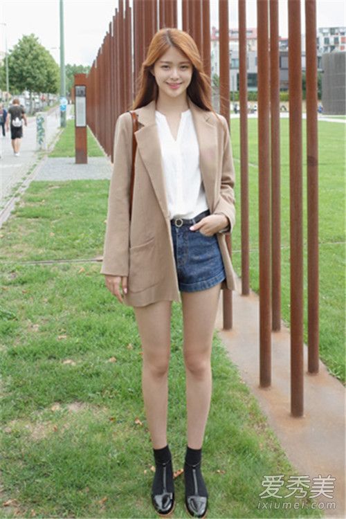 当外套在2016年秋天到达时，我忍不住又剁了手。