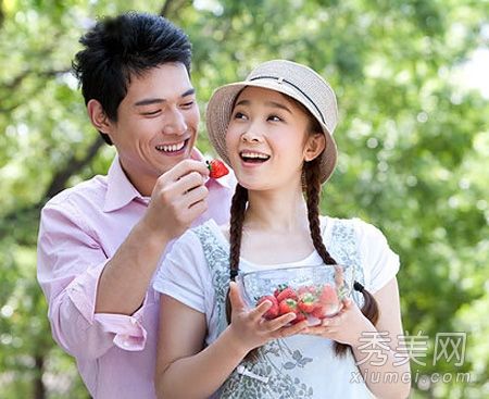 30多岁的女性每天必须吃8种抗皱水果和蔬菜。