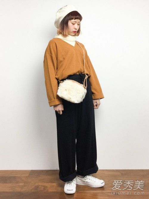 回家为春节穿上衣服，告别黑色、白色和灰色的暖色，这更令人愉快。