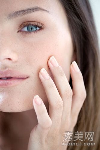 注意4个主要的控油错误，它们会让皮肤越来越油腻。