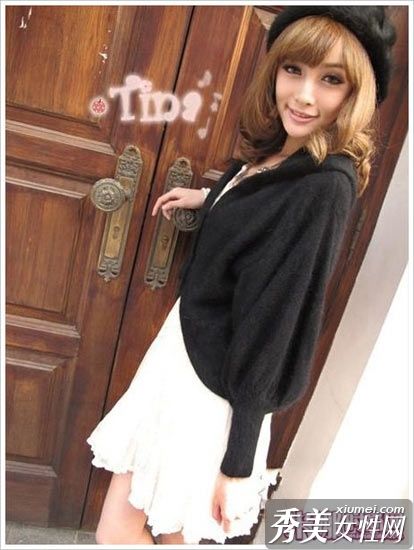 日本年轻模特展示“白雪公主”之美