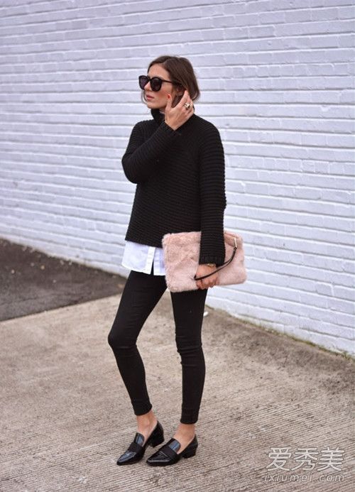 毛衣和衬衫非常适合冬季室内装饰