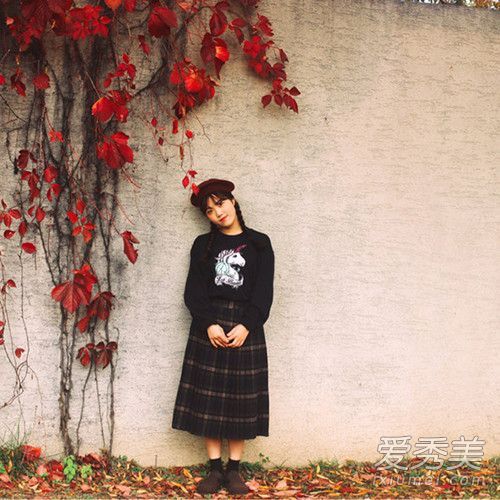 添加一些华丽的复古风格，让造型更有冬天的感觉。