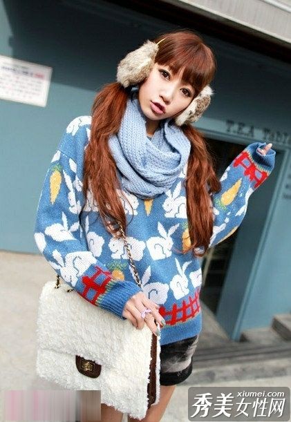 冬季美女与时尚女性街头时尚相匹配