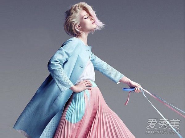 在年底，我遇到了一个新的爱情故事，穿着这个多彩的白雾仙女系统。