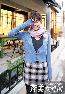 时尚的羊毛裙彰显女性品味